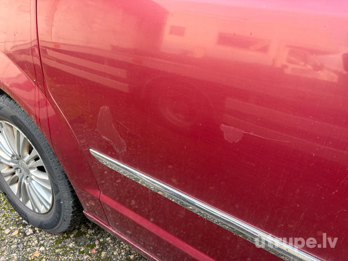 CHRYSLER TOWN & COUNTRY