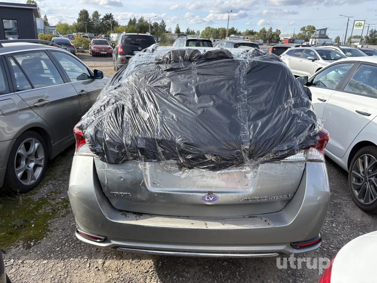 TOYOTA AURIS