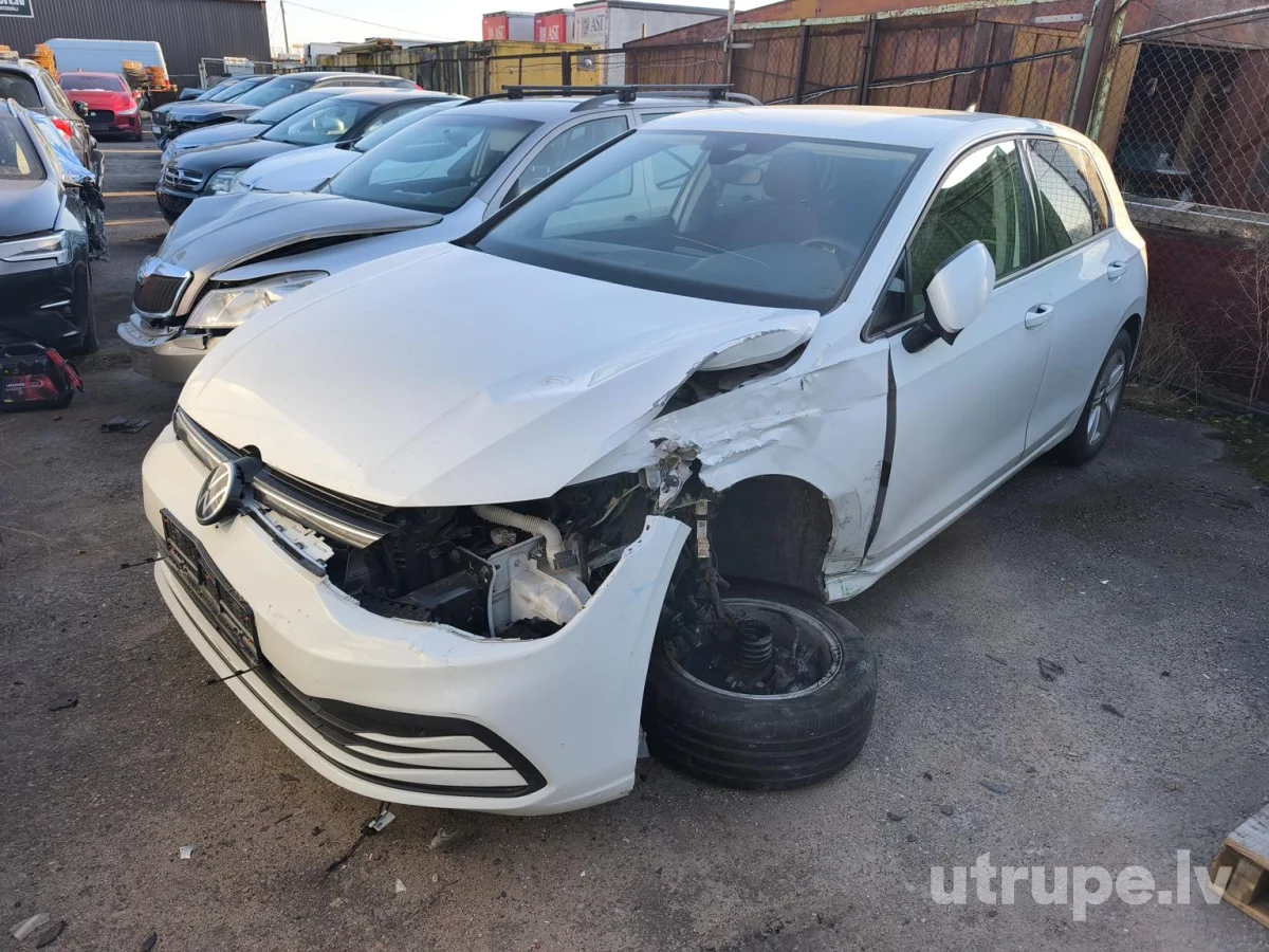 VOLKSWAGEN GOLF 8