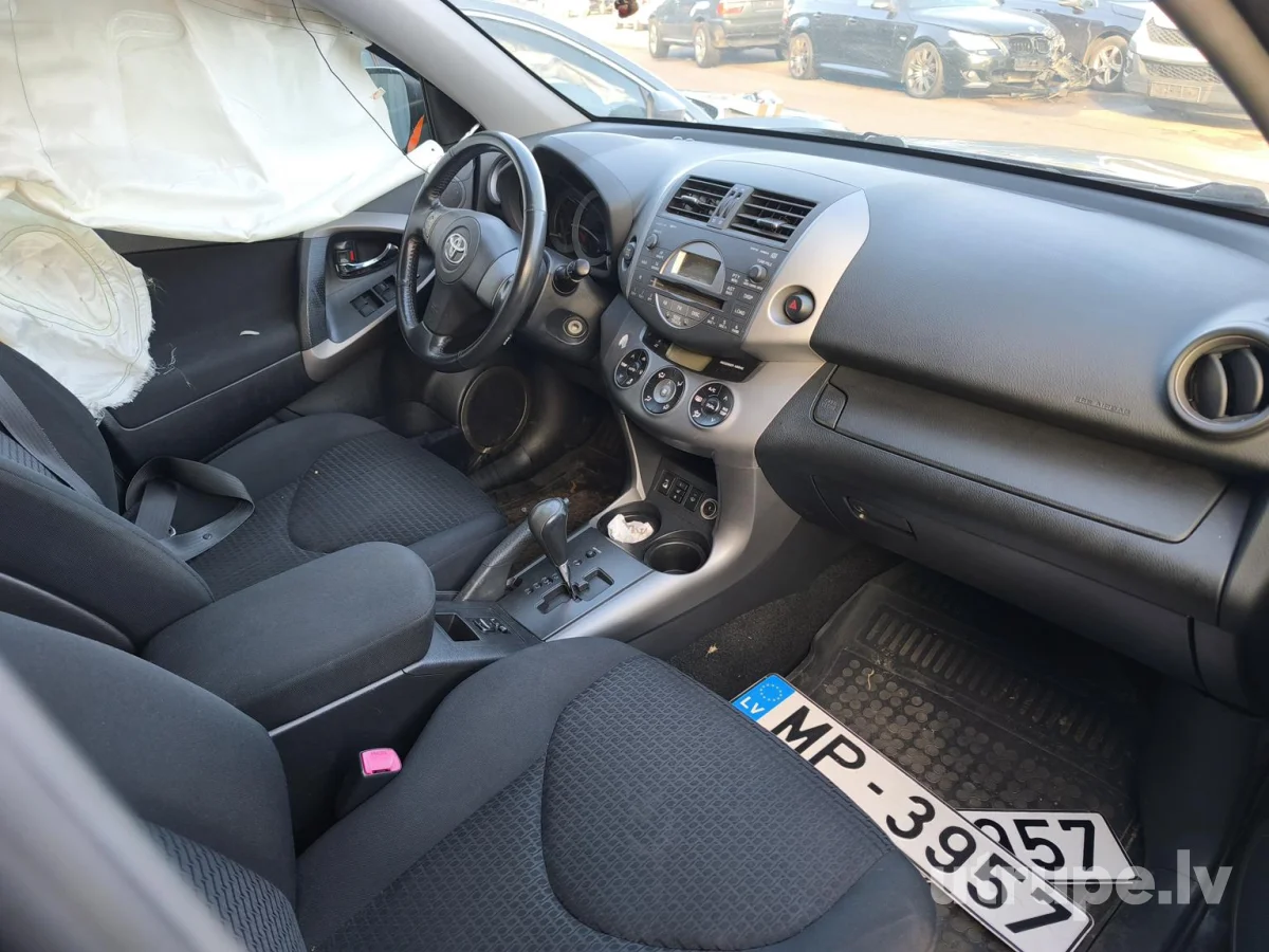 TOYOTA RAV 4