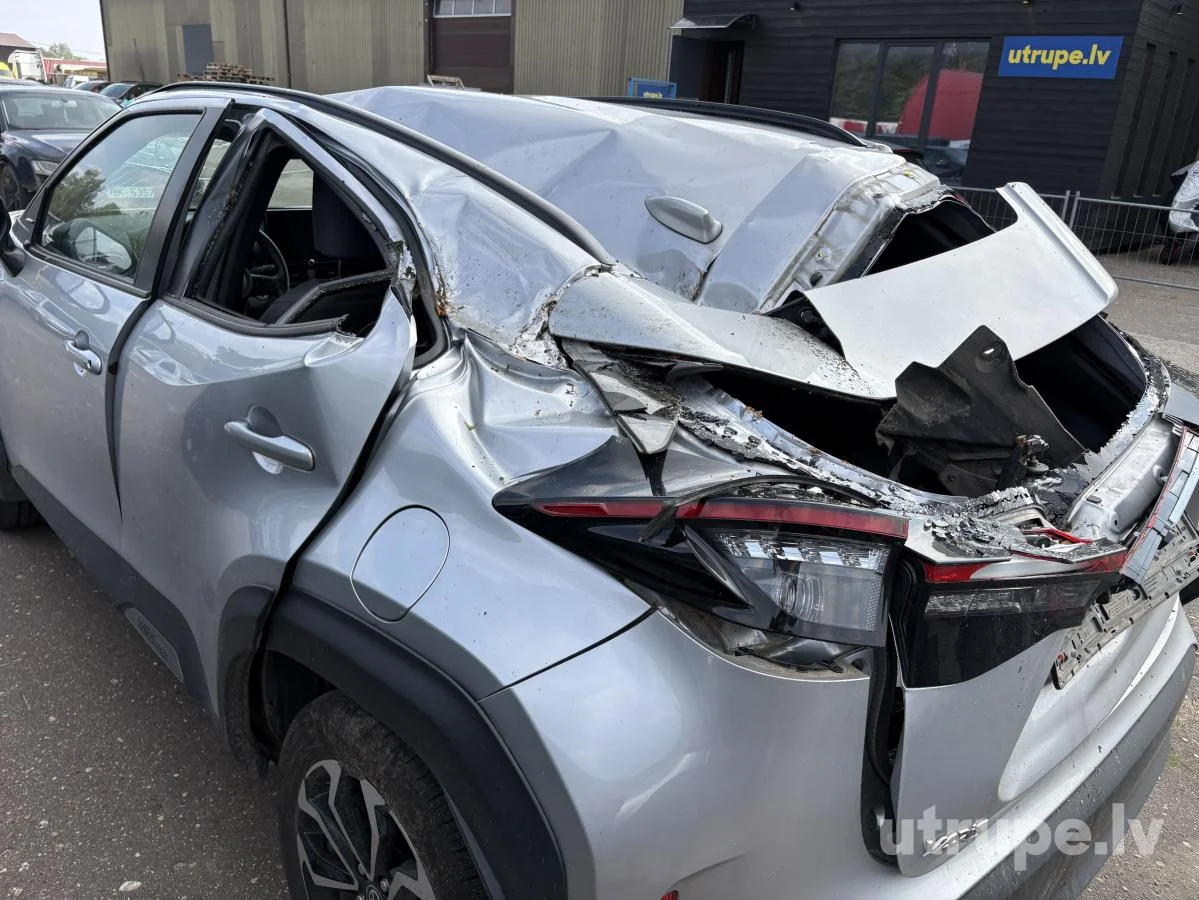 TOYOTA YARIS CROSS