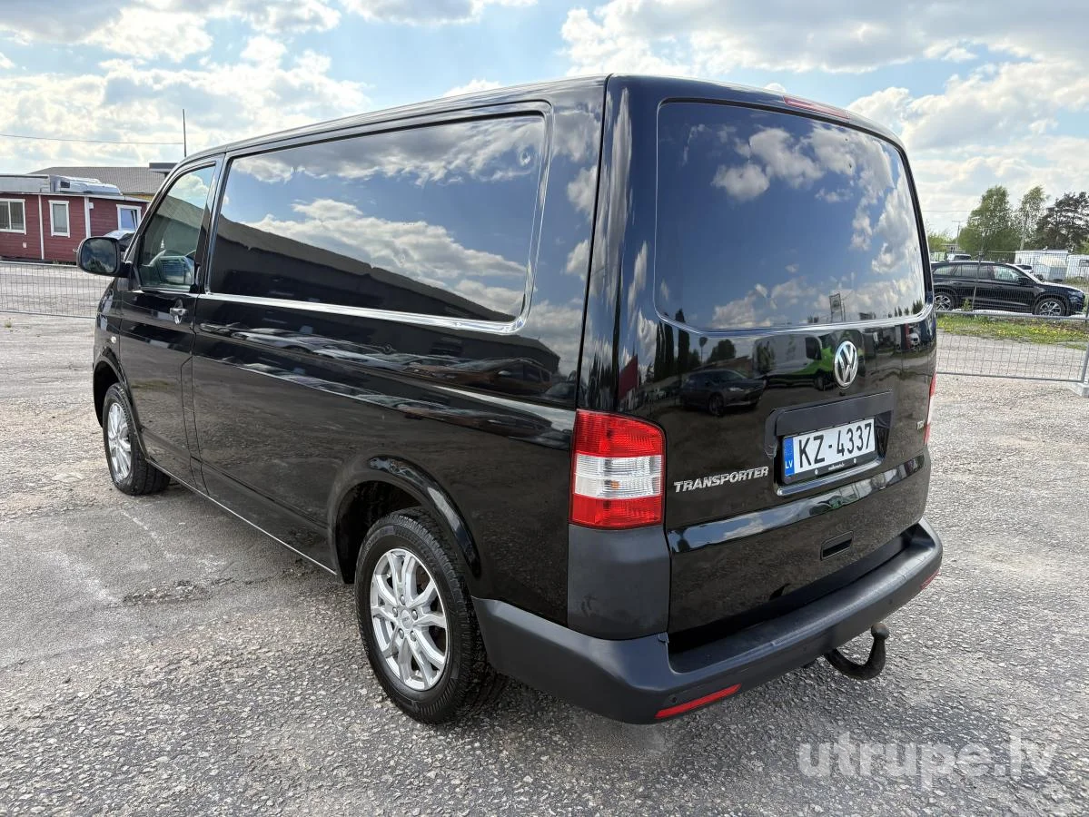 VOLKSWAGEN TRANSPORTER