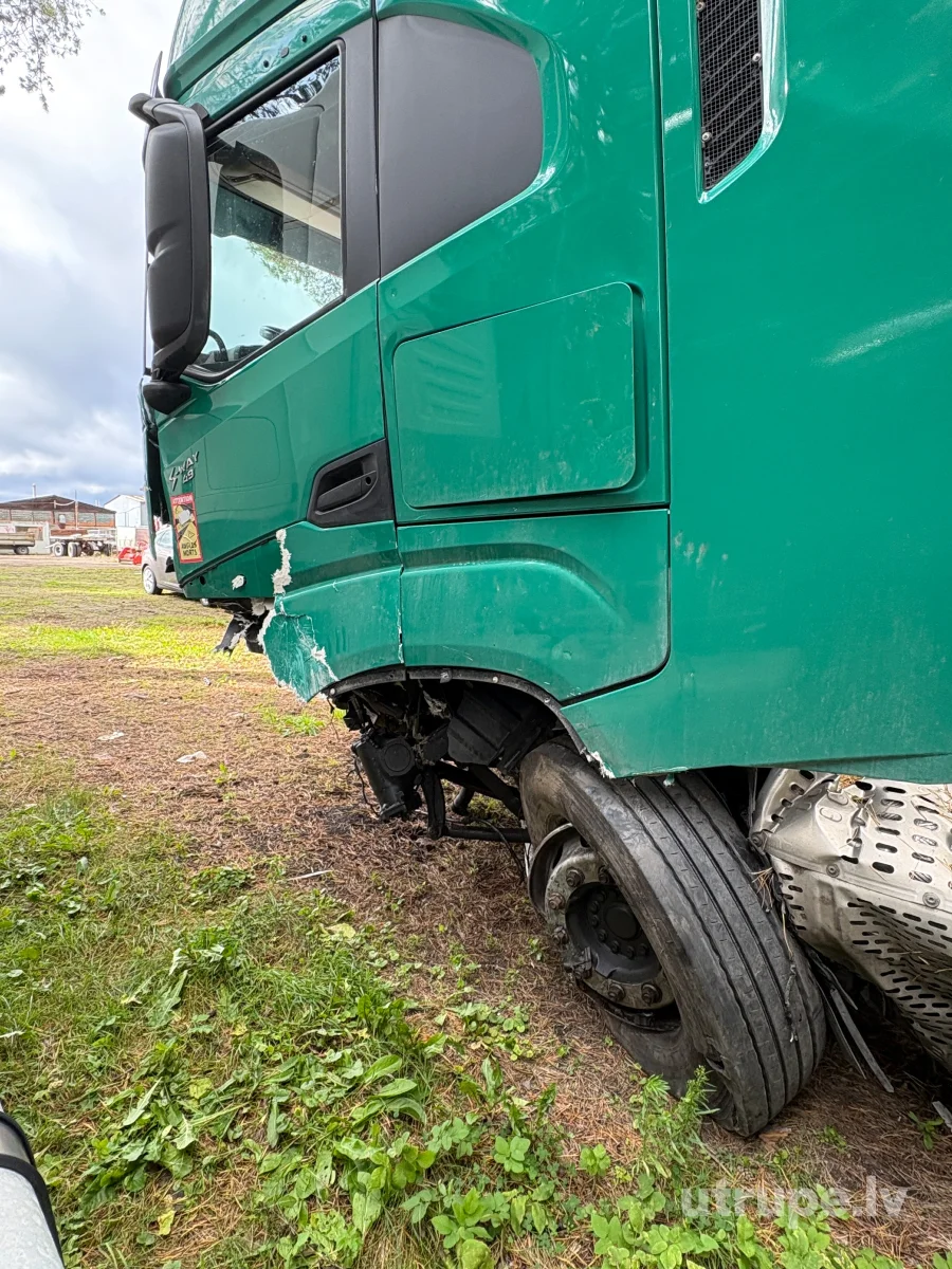 IVECO AS440ST/P