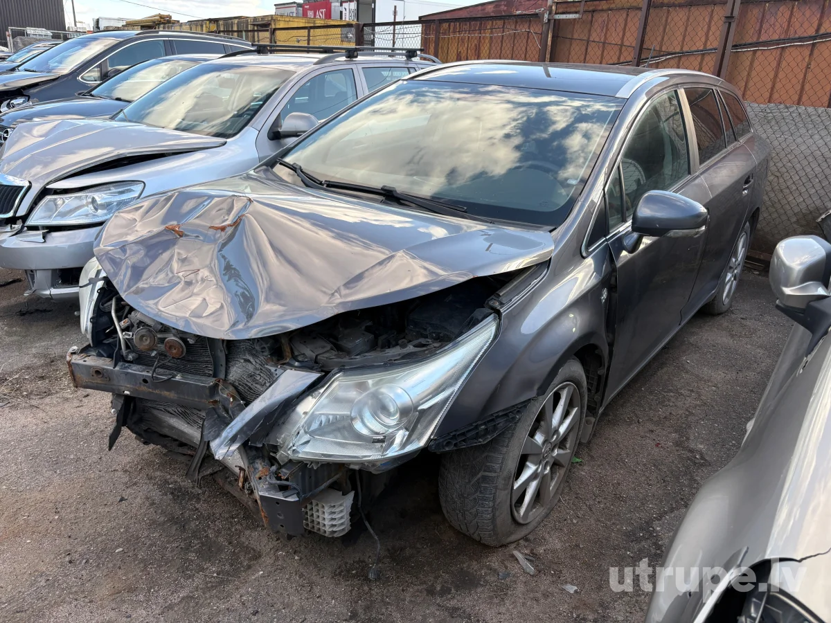 TOYOTA AVENSIS