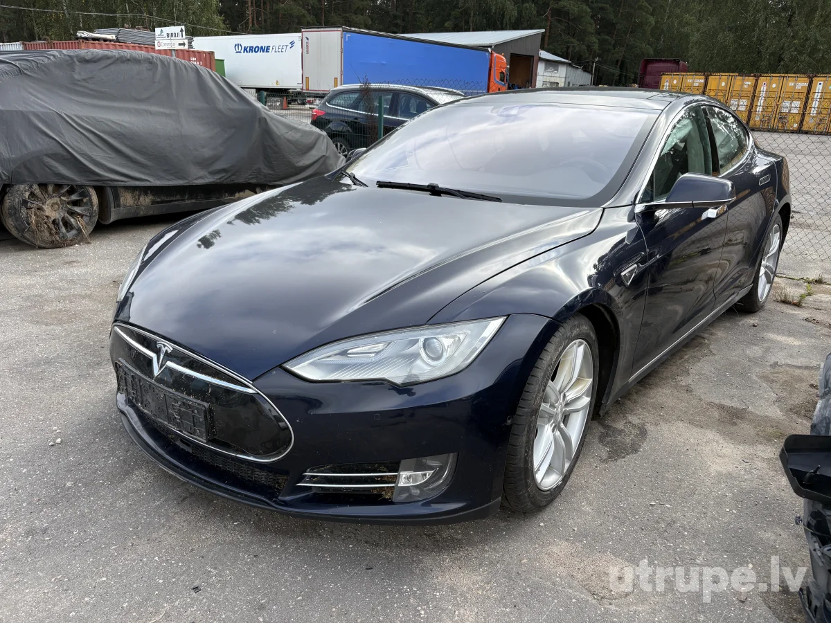 TESLA MODEL S