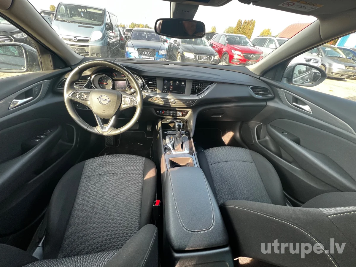 OPEL INSIGNIA