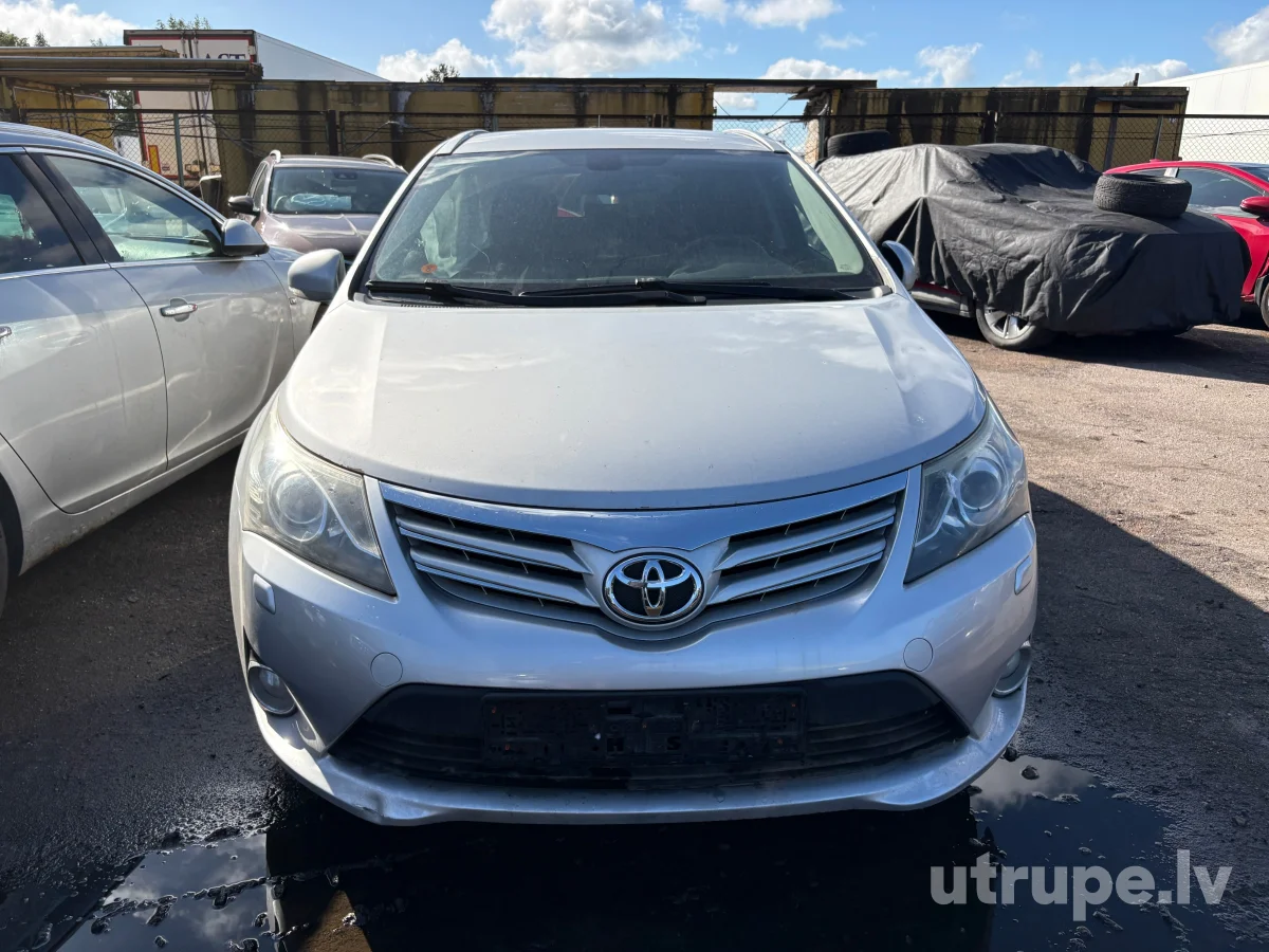 TOYOTA AVENSIS