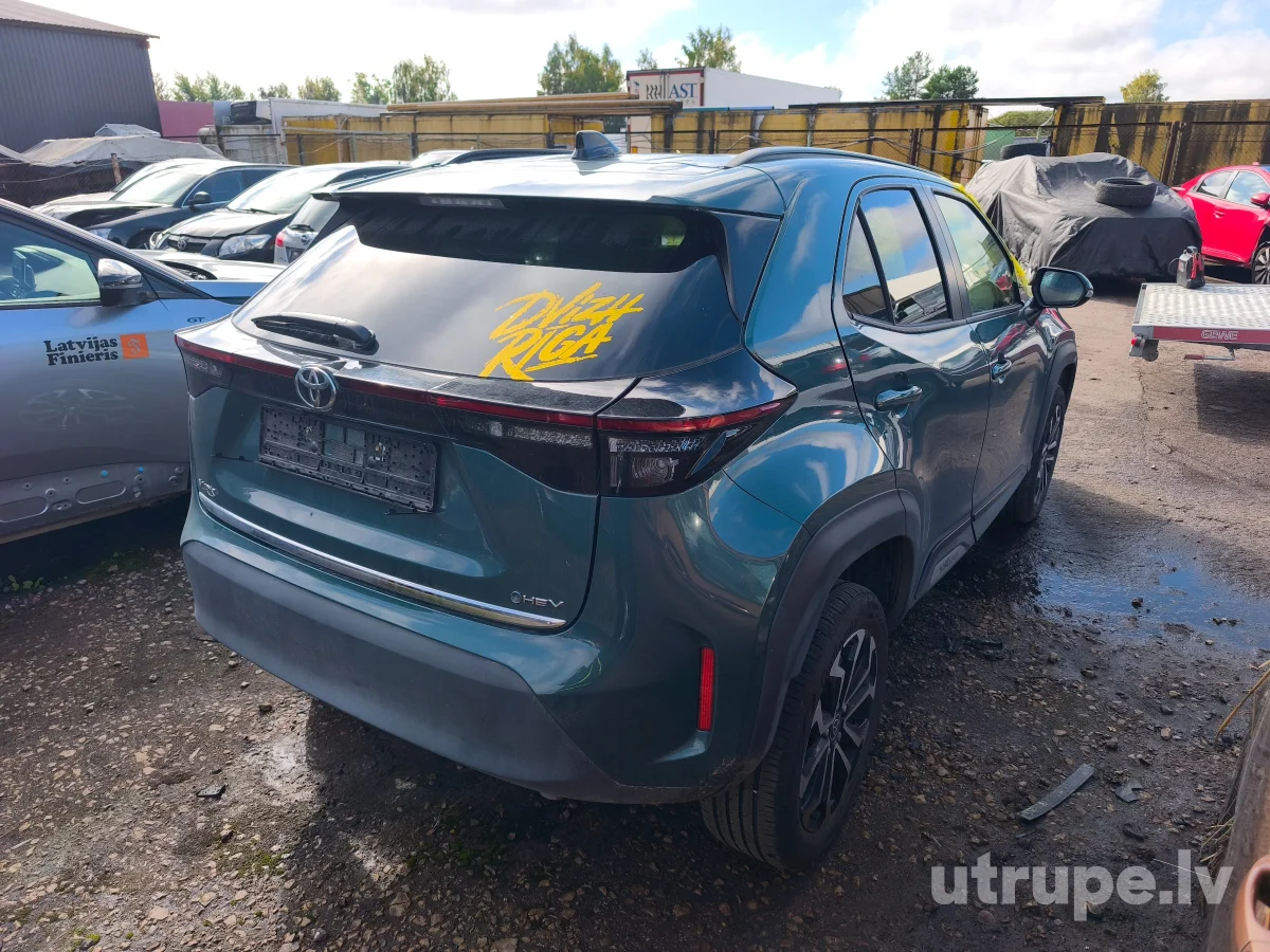 TOYOTA YARIS CROSS