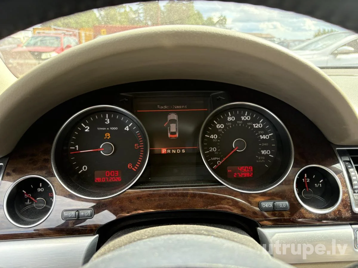 AUDI A8