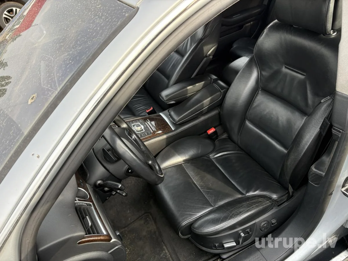 AUDI A8L