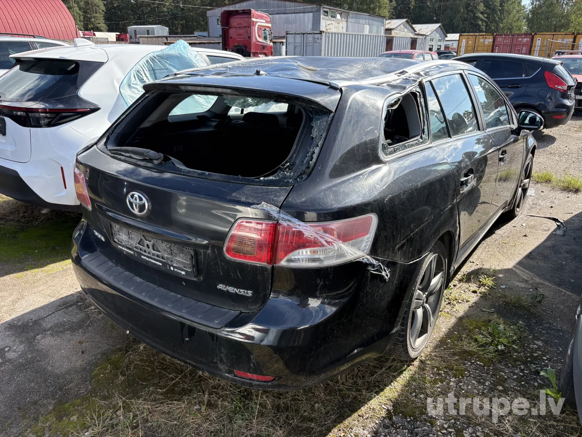 TOYOTA AVENSIS