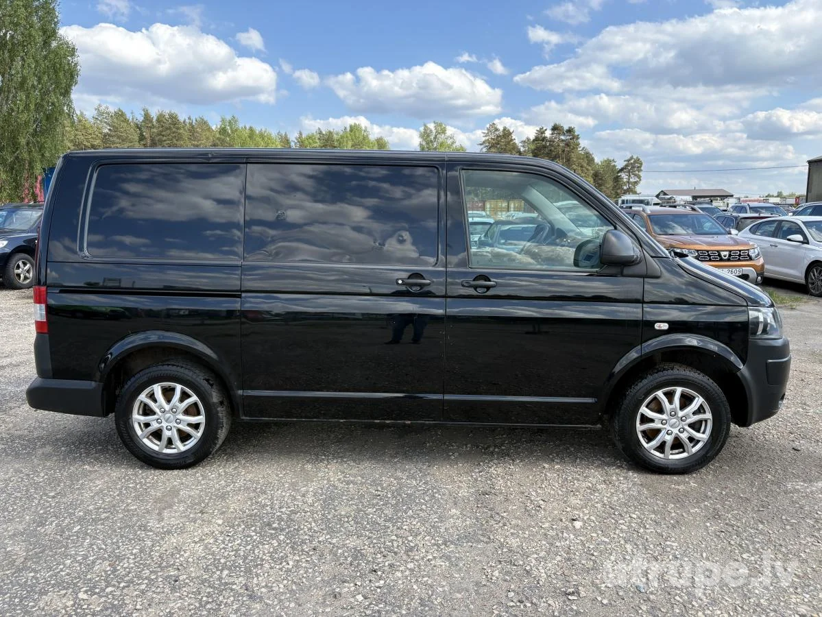 VOLKSWAGEN TRANSPORTER