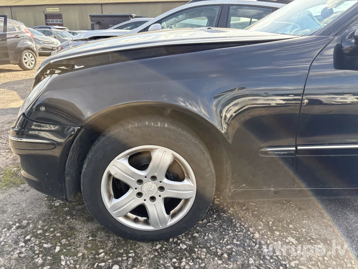 MERCEDES E280