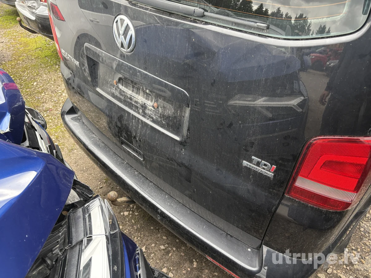 VOLKSWAGEN MULTIVAN