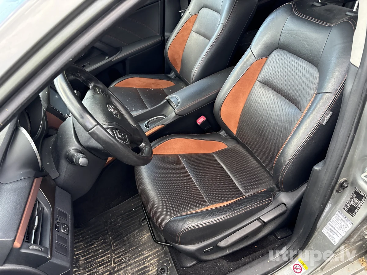 TOYOTA AVENSIS