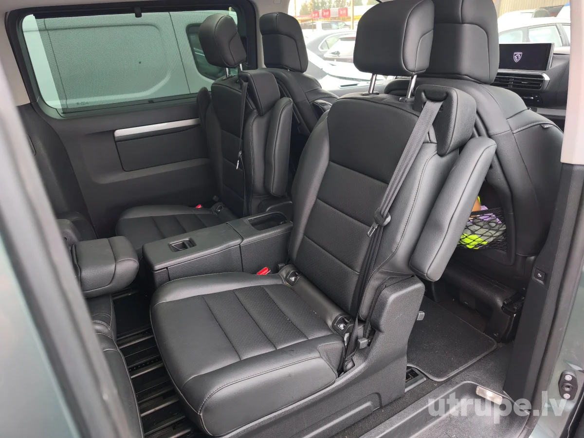 PEUGEOT TRAVELLER