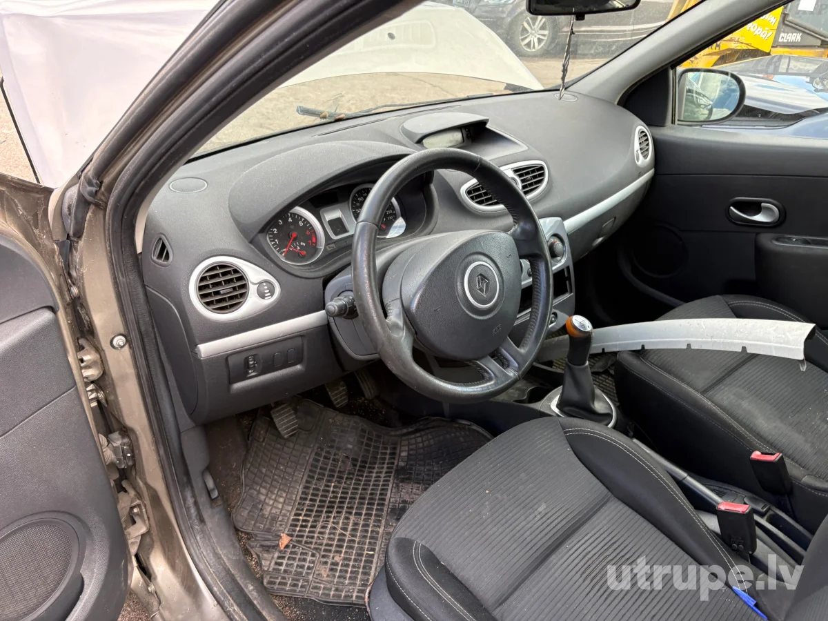 RENAULT CLIO