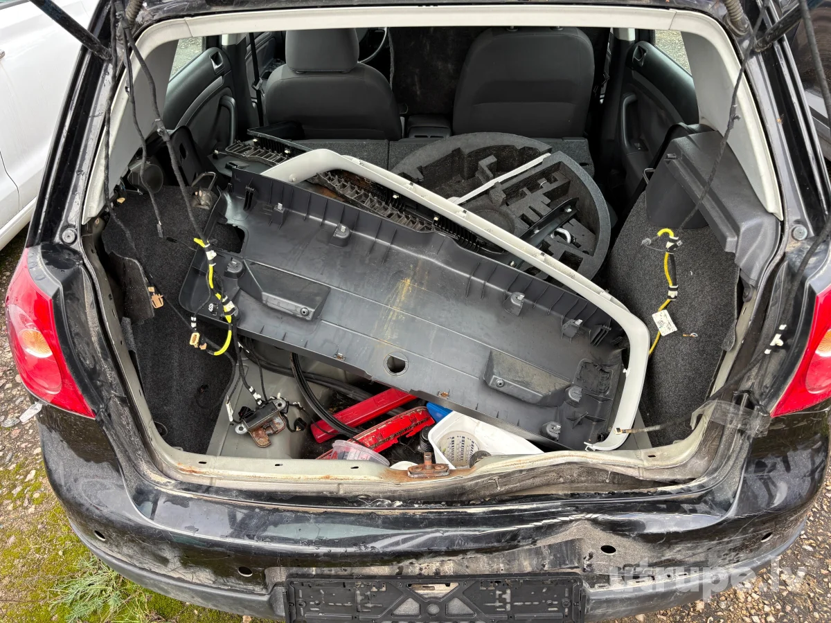 VOLKSWAGEN GOLF 5