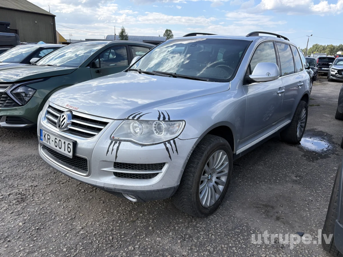 VOLKSWAGEN TOUAREG