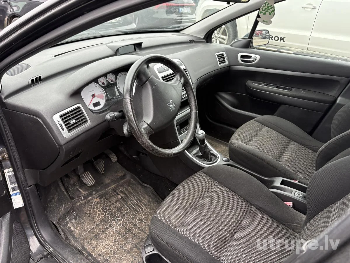 PEUGEOT 307