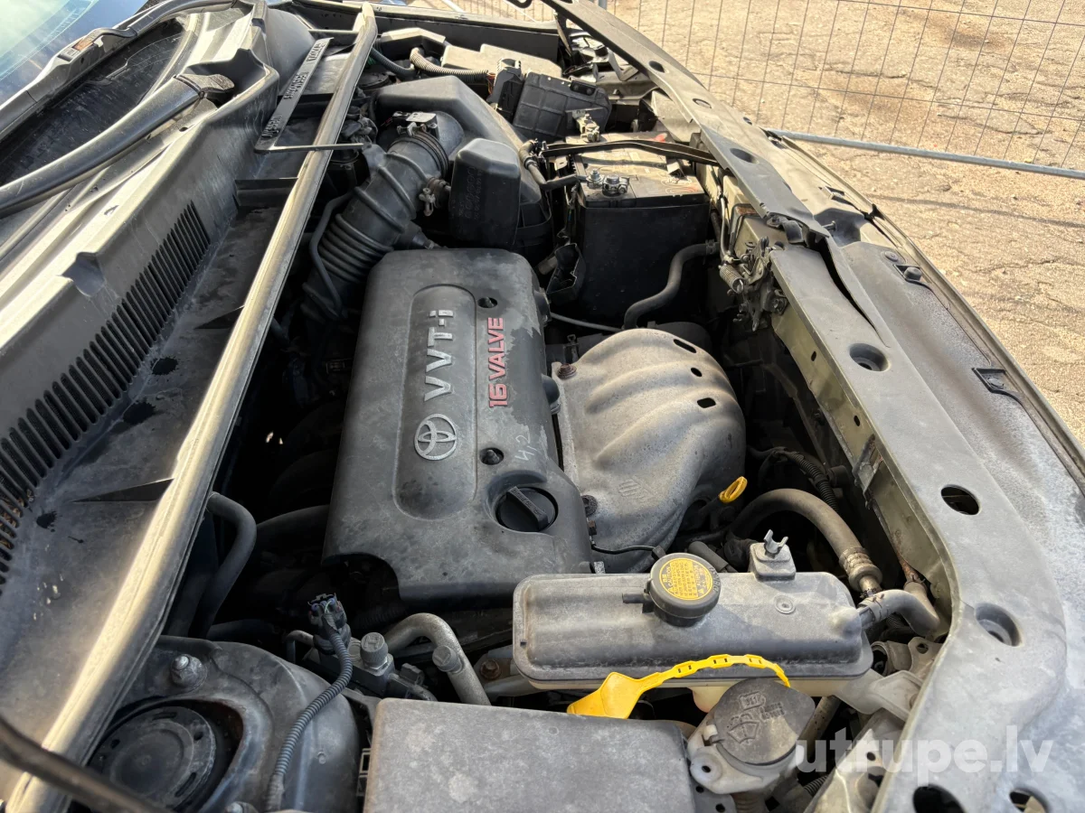 TOYOTA RAV 4