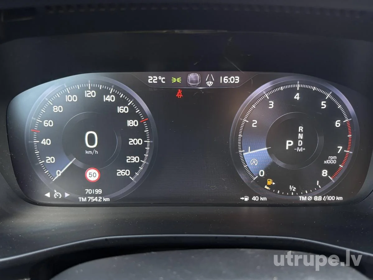 VOLVO XC 40