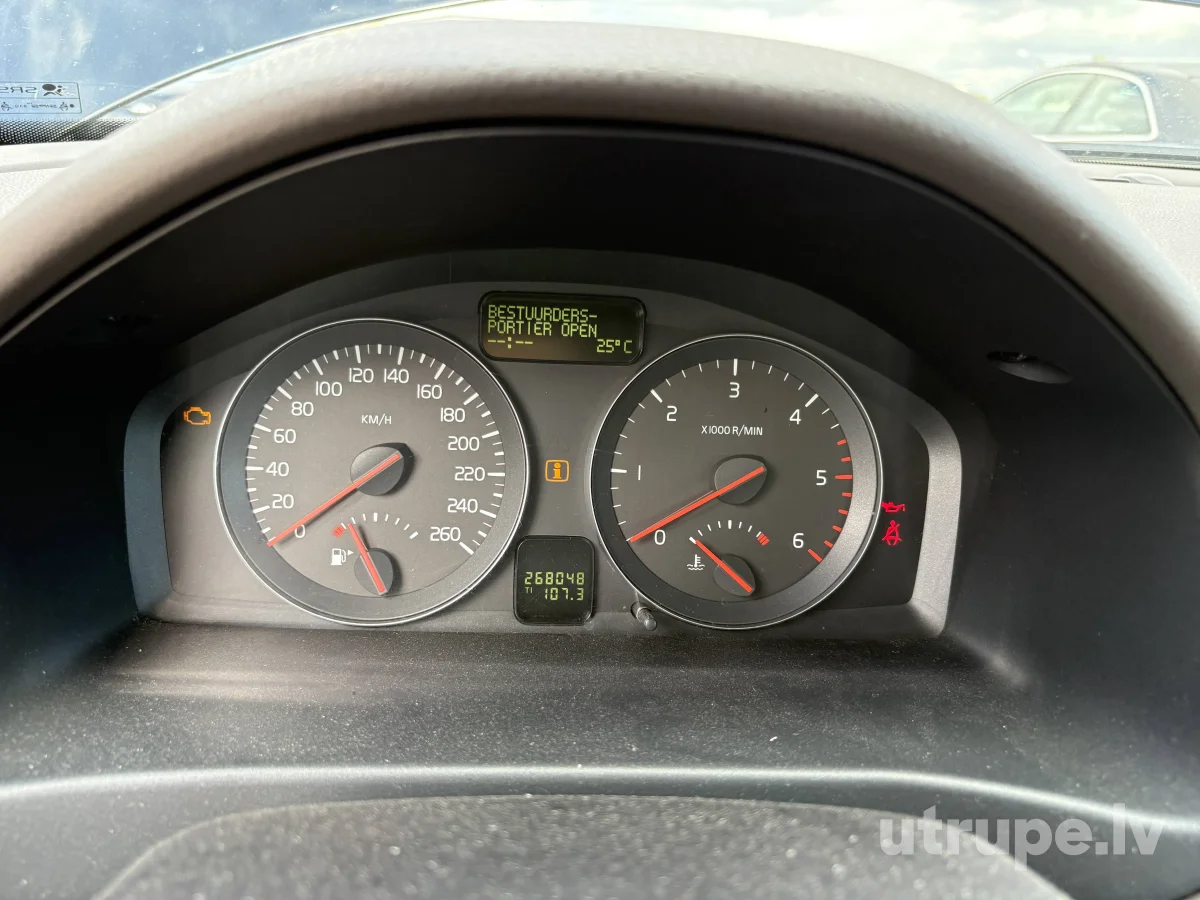VOLVO V50