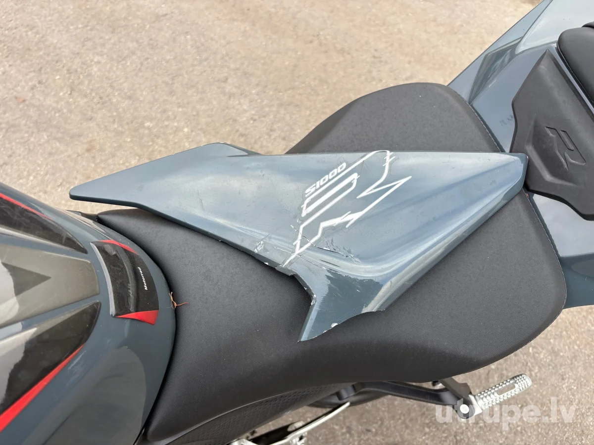 BMW S1000R