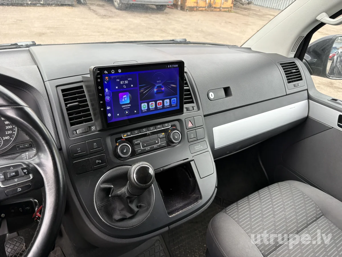 VOLKSWAGEN MULTIVAN