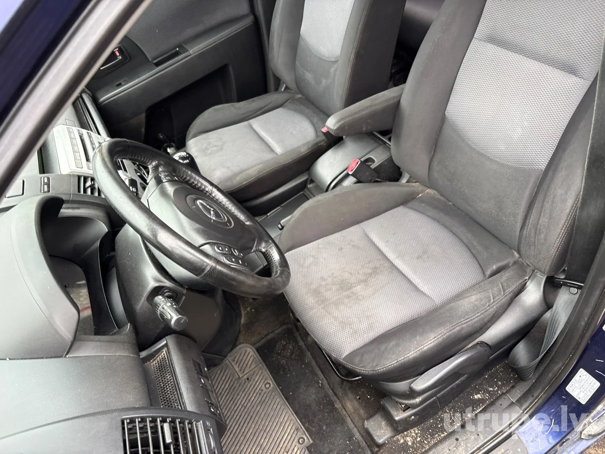 MAZDA5