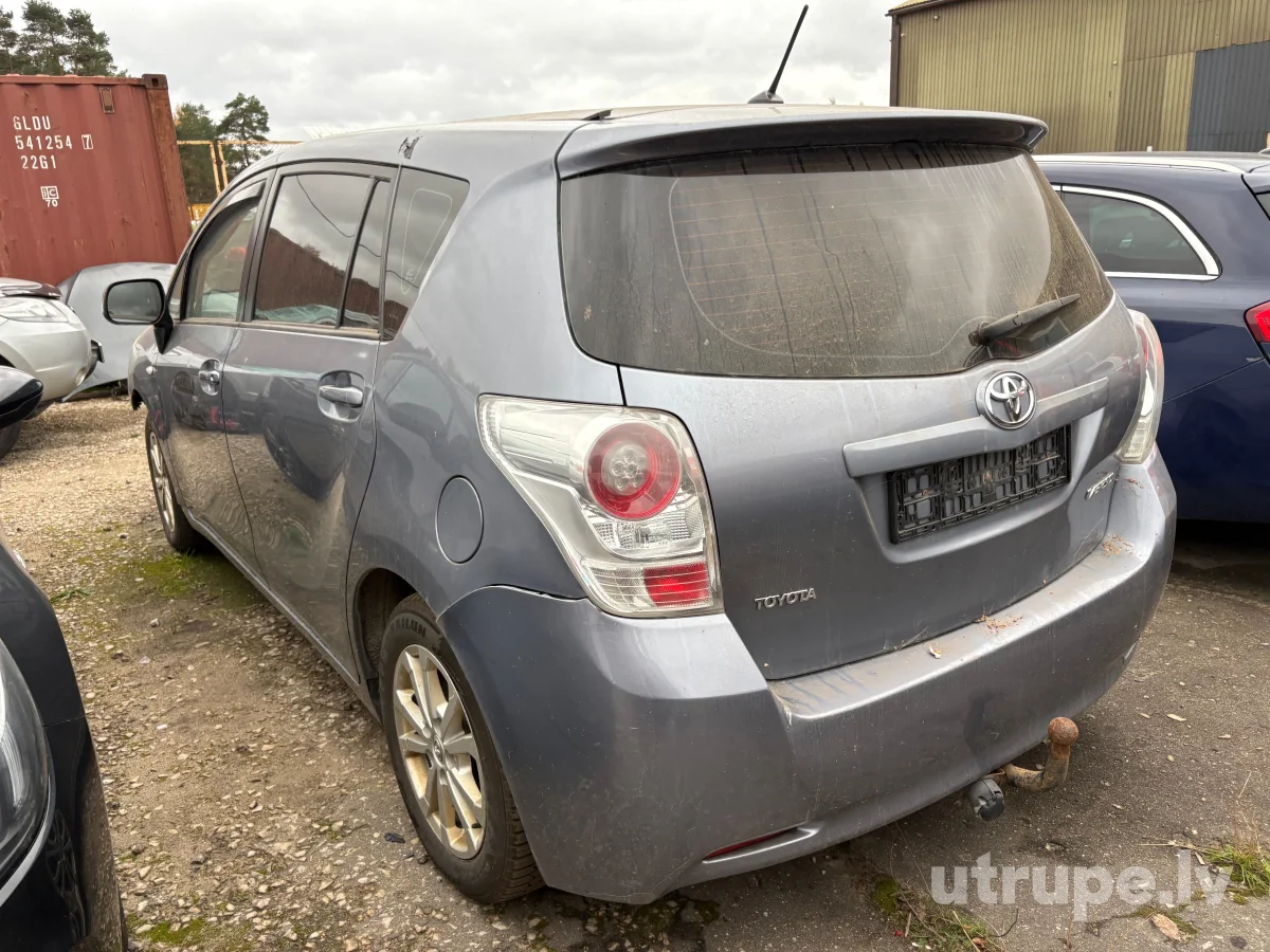 TOYOTA VERSO