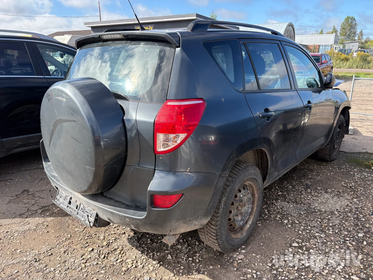 TOYOTA RAV 4