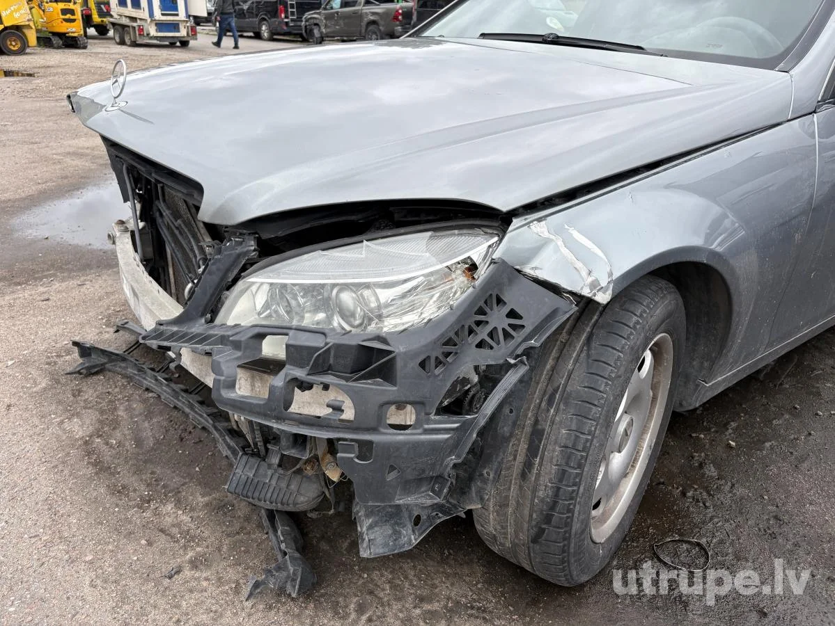 MERCEDES C220