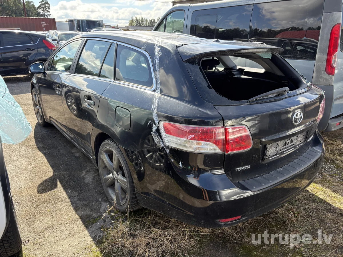 TOYOTA AVENSIS