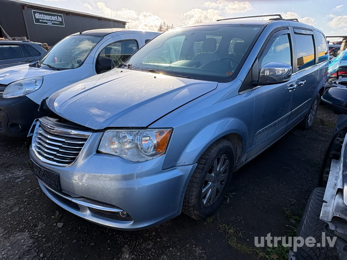 CHRYSLER TOWN & COUNTRY