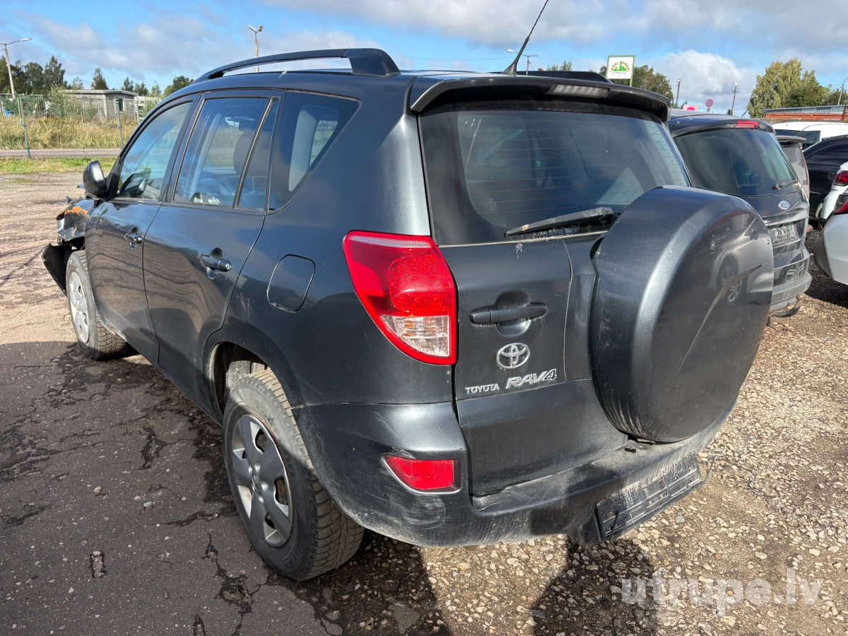 TOYOTA RAV 4