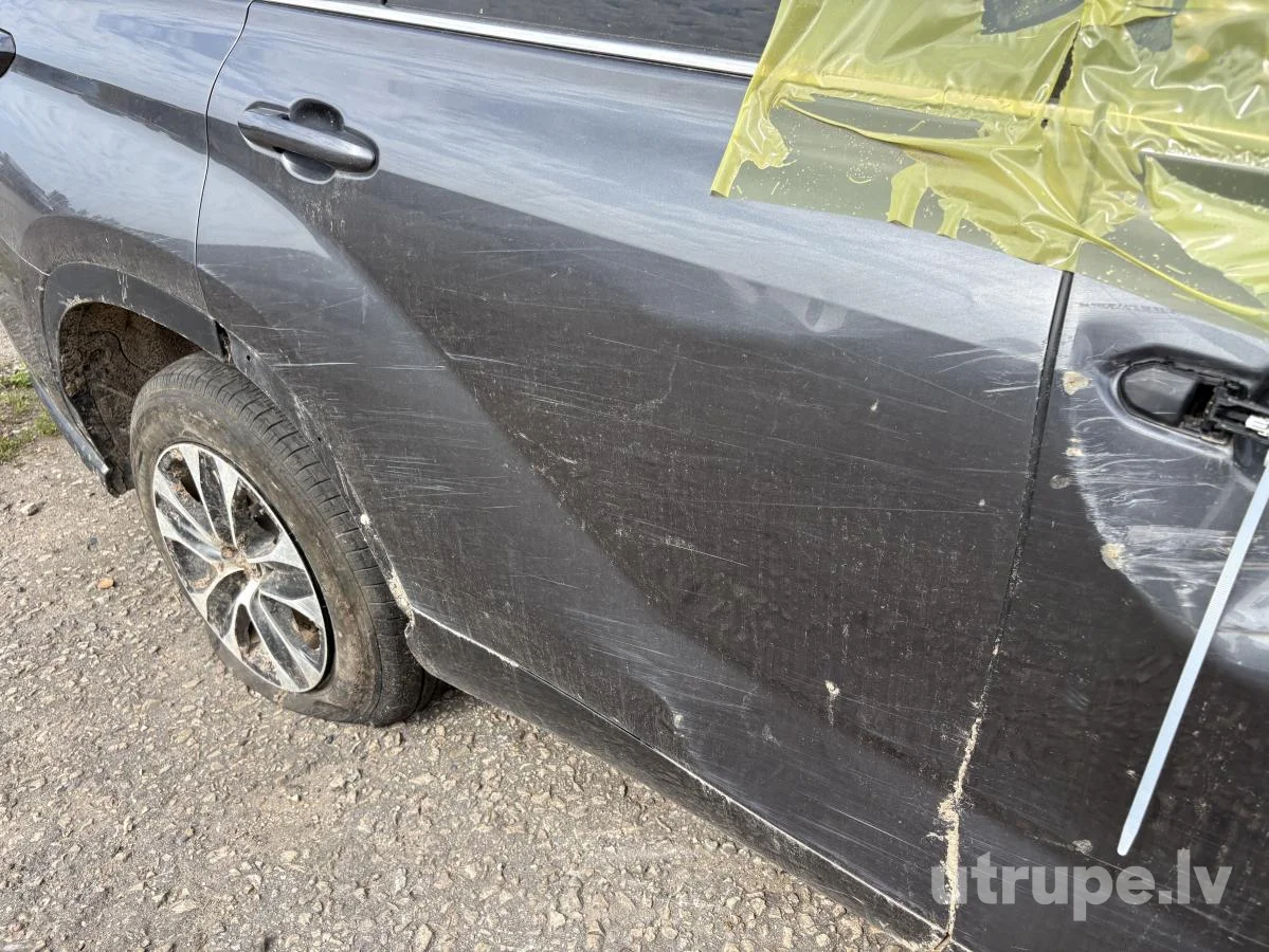 TOYOTA HIGHLANDER