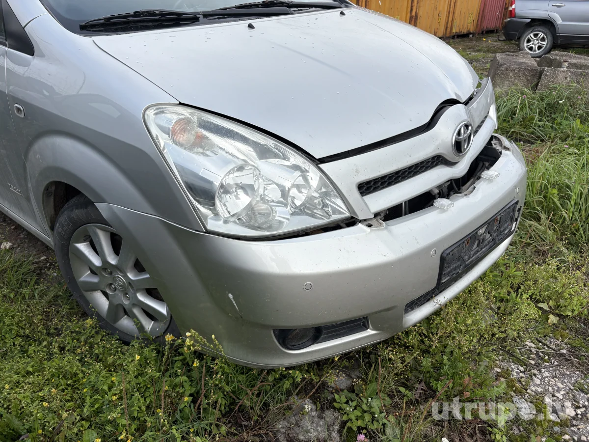 TOYOTA COROLLA VERSO
