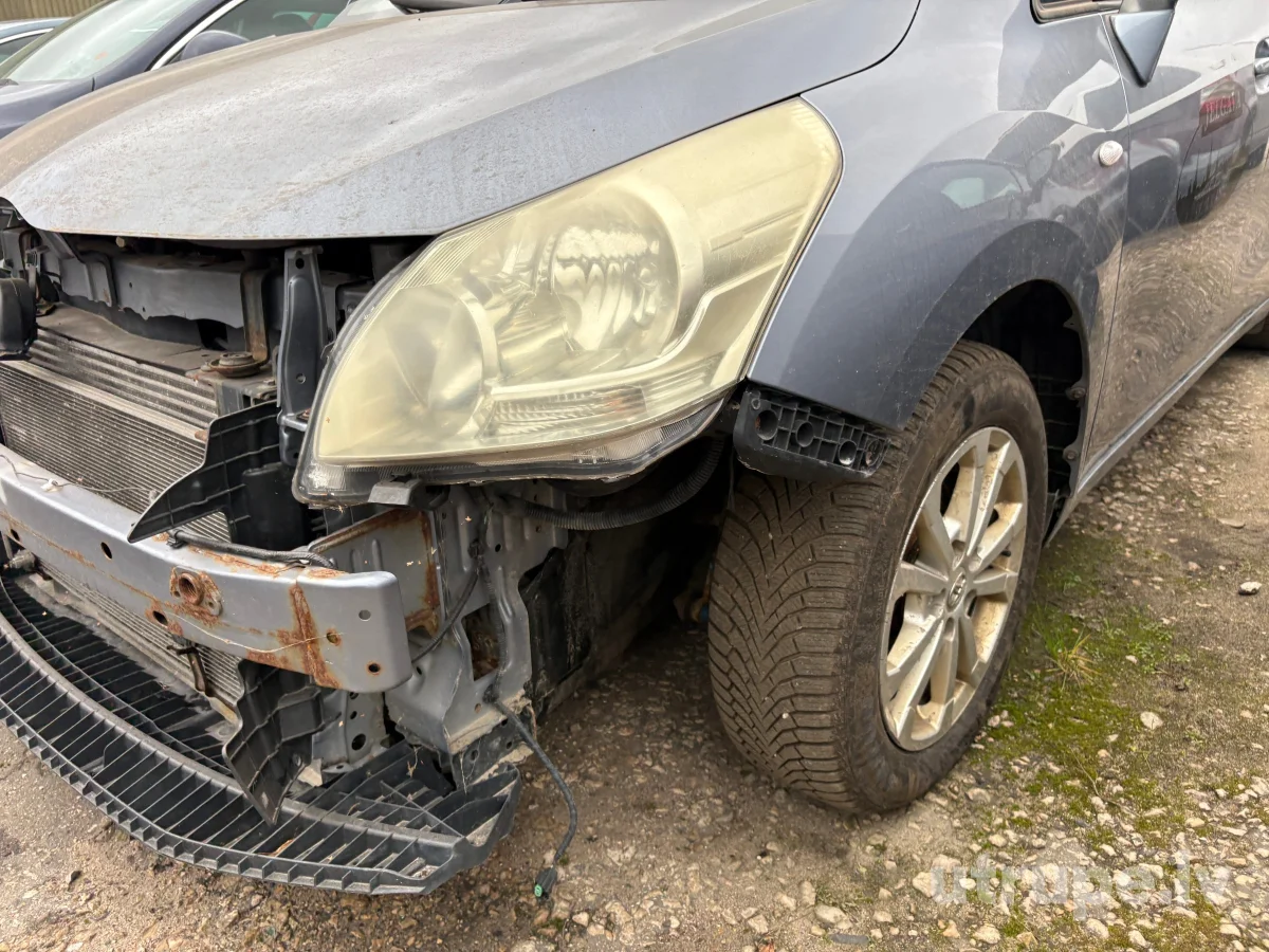 TOYOTA VERSO