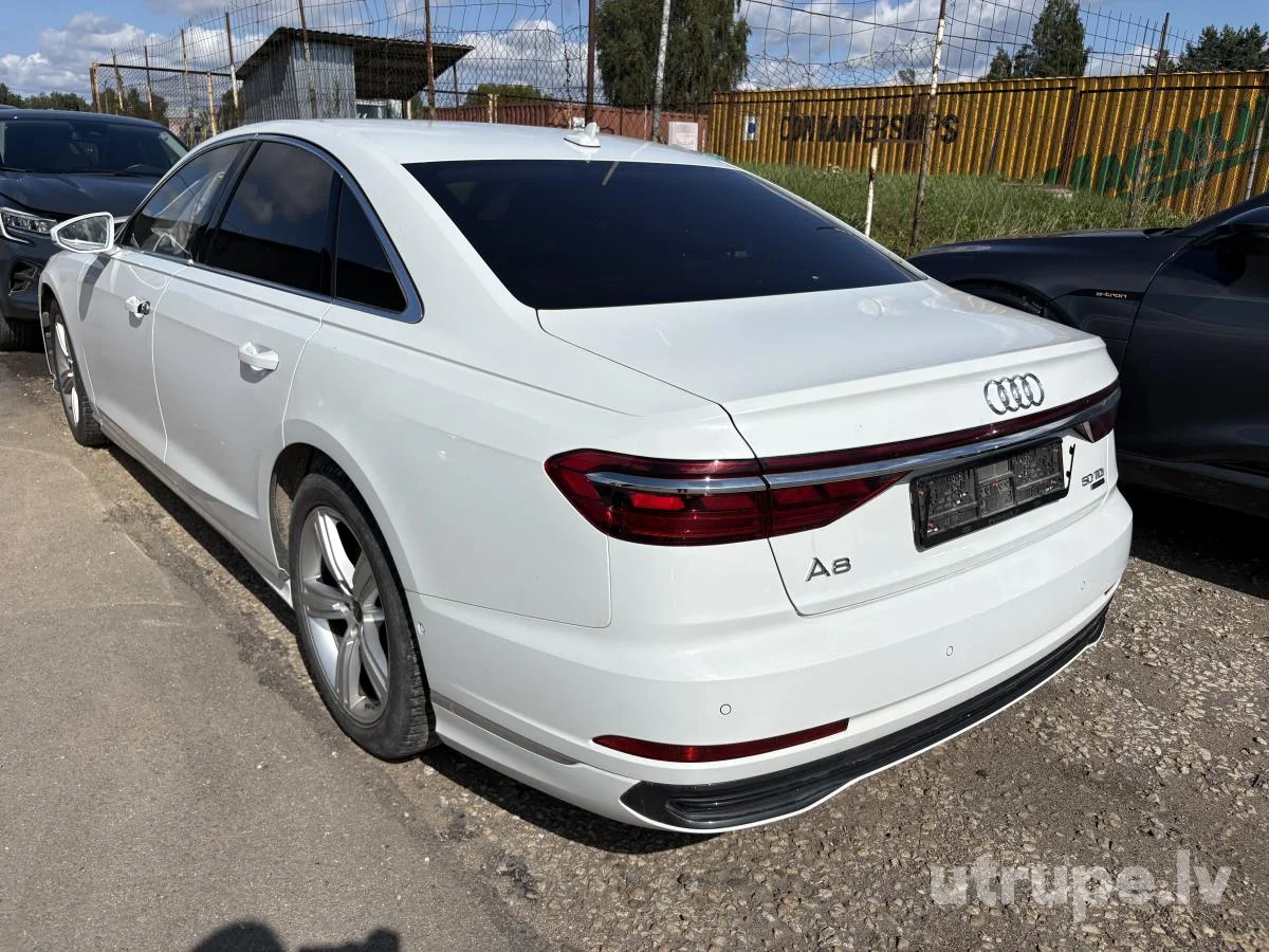 AUDI A8