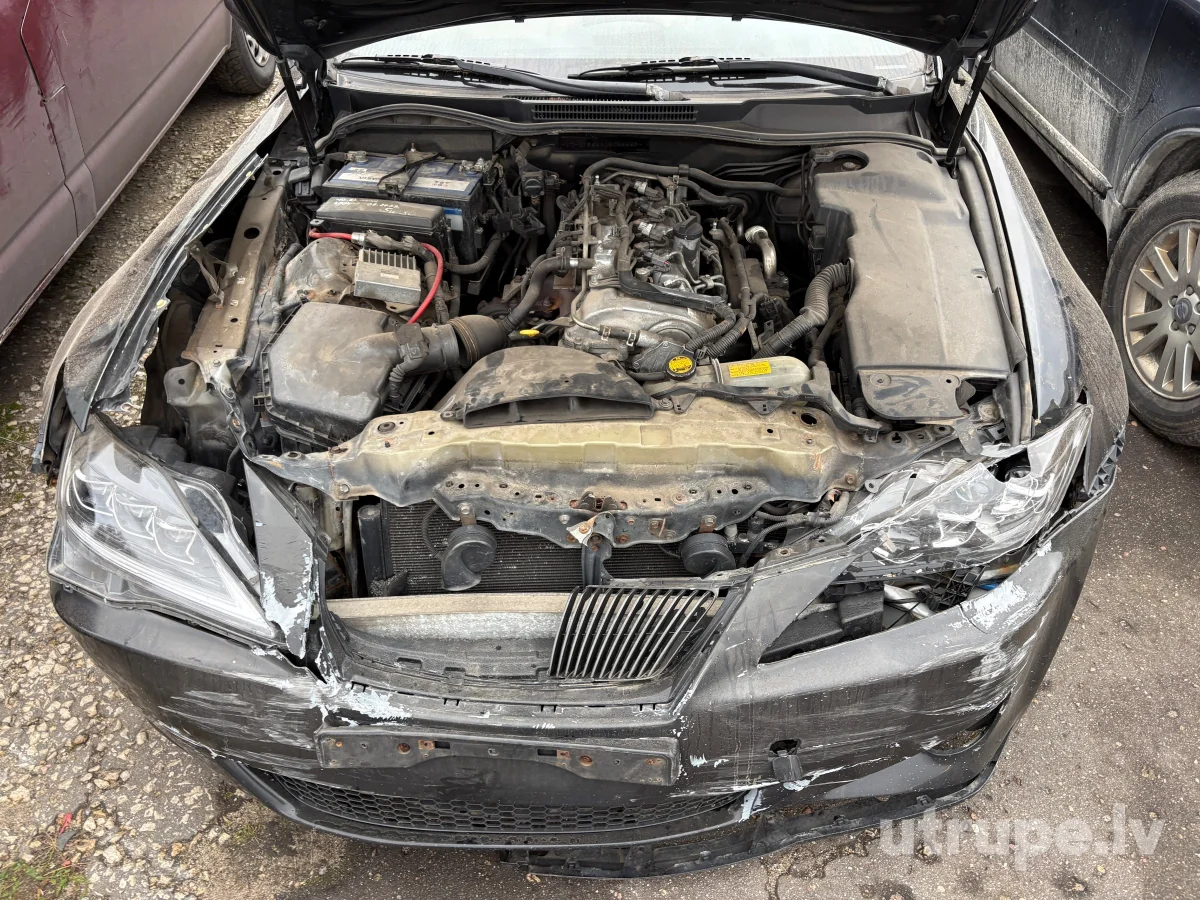 LEXUS IS 220