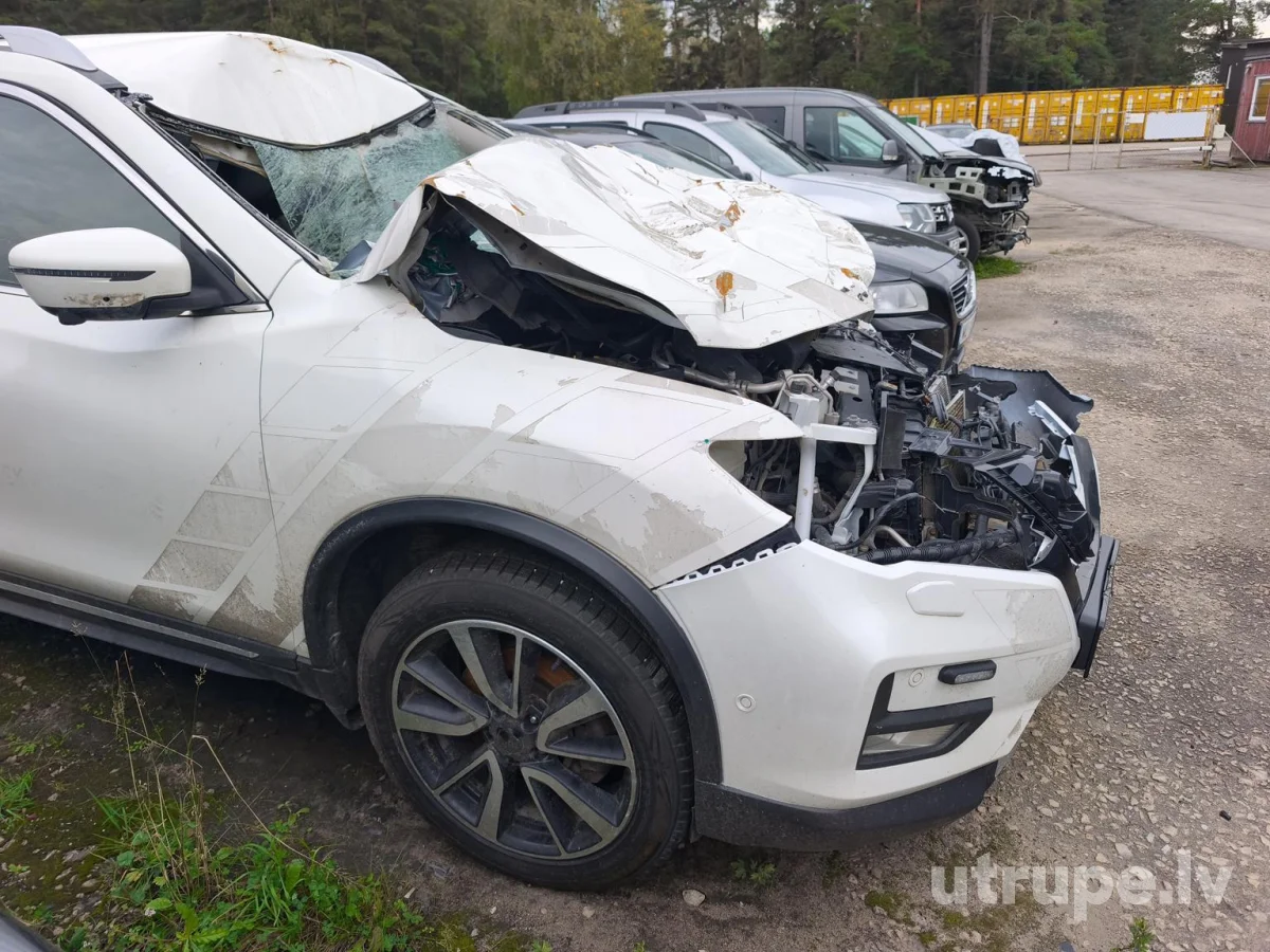 NISSAN X-TRAIL