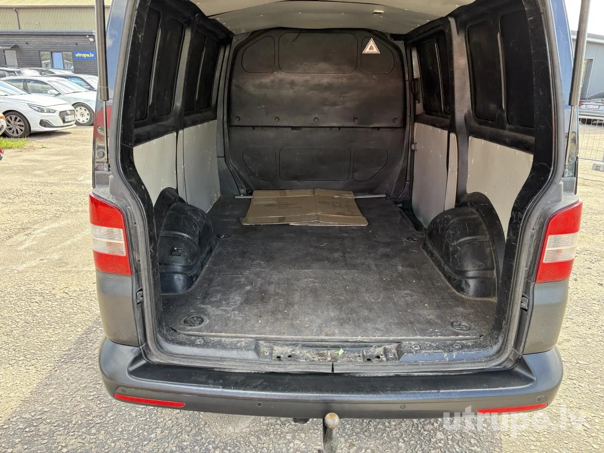 VOLKSWAGEN TRANSPORTER