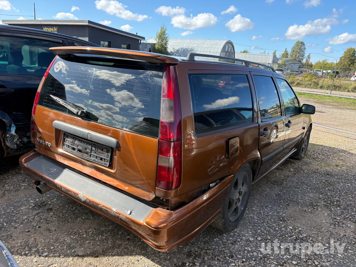 VOLVO V70