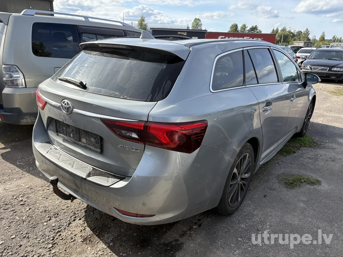 TOYOTA AVENSIS