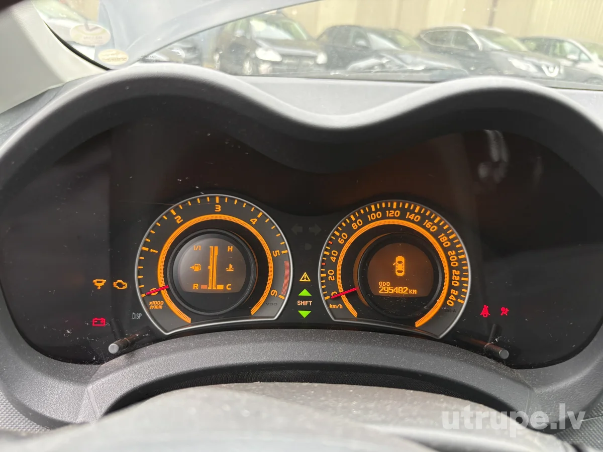 TOYOTA AURIS